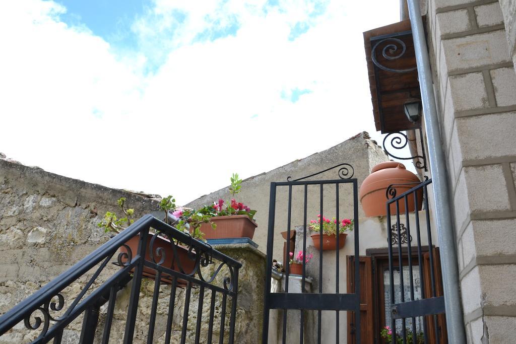 La Casa Del Pittore Di Petralia Petralia Soprana Exteriör bild